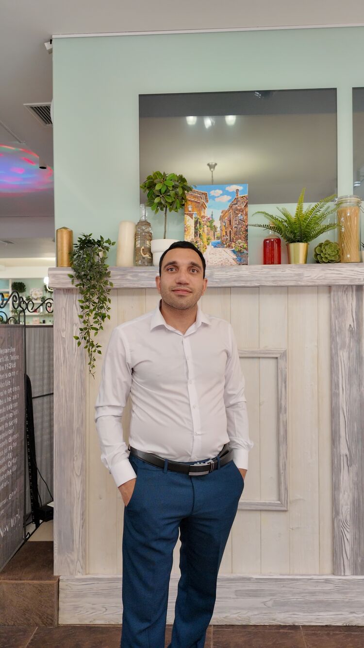  52617719  , 28 ,    --