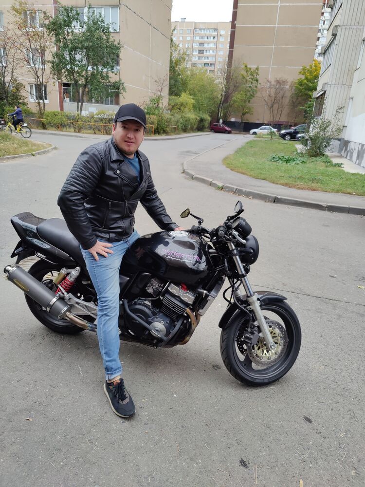  52316629  Maxim, 33 ,    