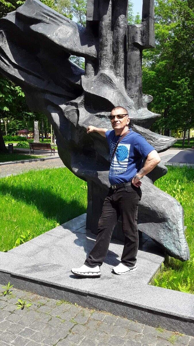  20629569  Sergey, 62 ,    
