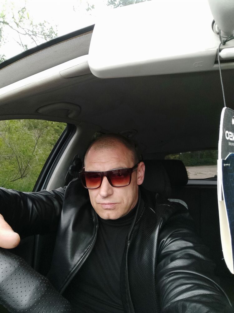  ,   Stanislav, 42 ,   ,   , c 