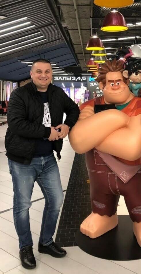  ,   Artur, 44 ,   ,   