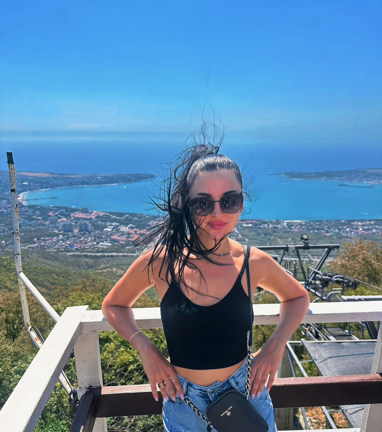  53299619  , 37 ,    --