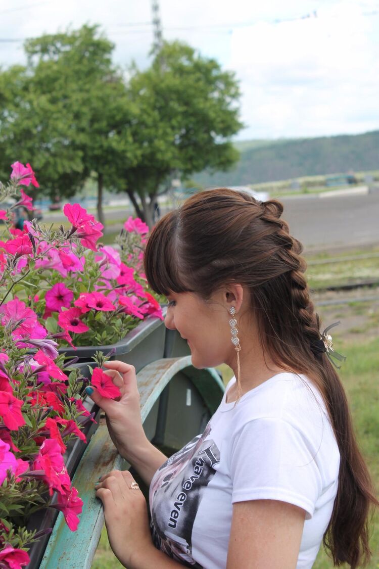  42476019  Anna, 33 ,    --