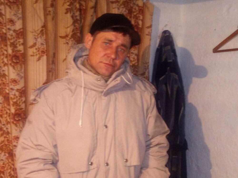  11438759  Dmitri, 47 ,    -