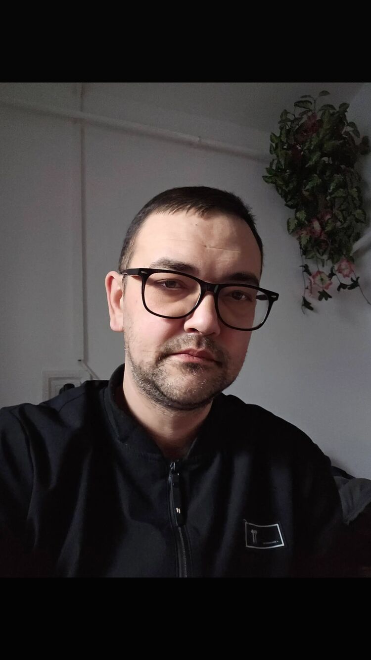  Targu Jiu,   Iaroslav, 40 ,     , c , 