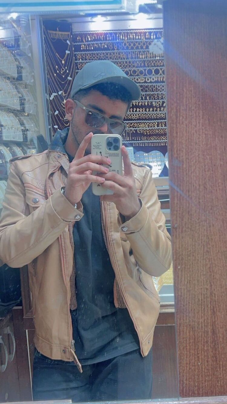  40775029  , 21 ,    