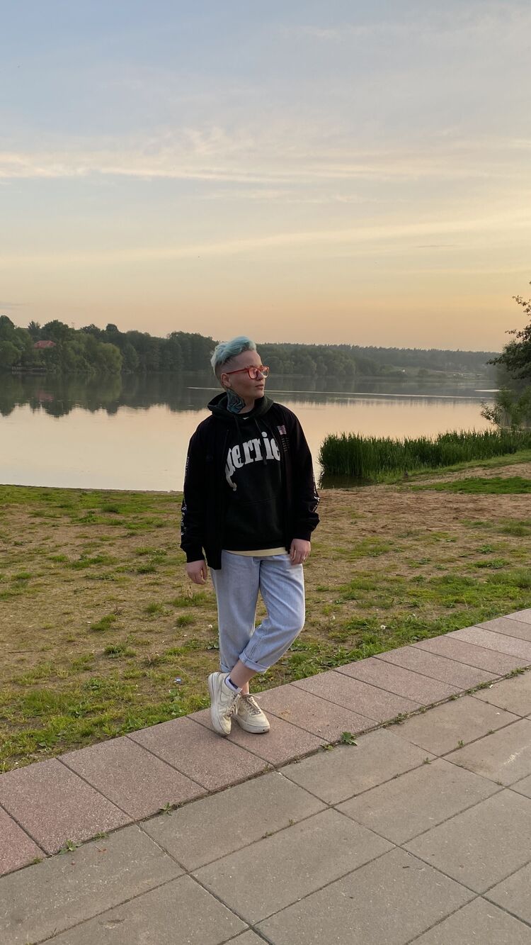  ,   Elli, 26 ,   ,   , c 