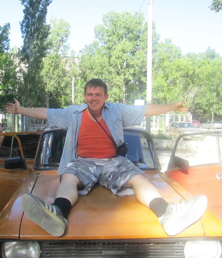  4546859  NIKOLa, 40 ,    