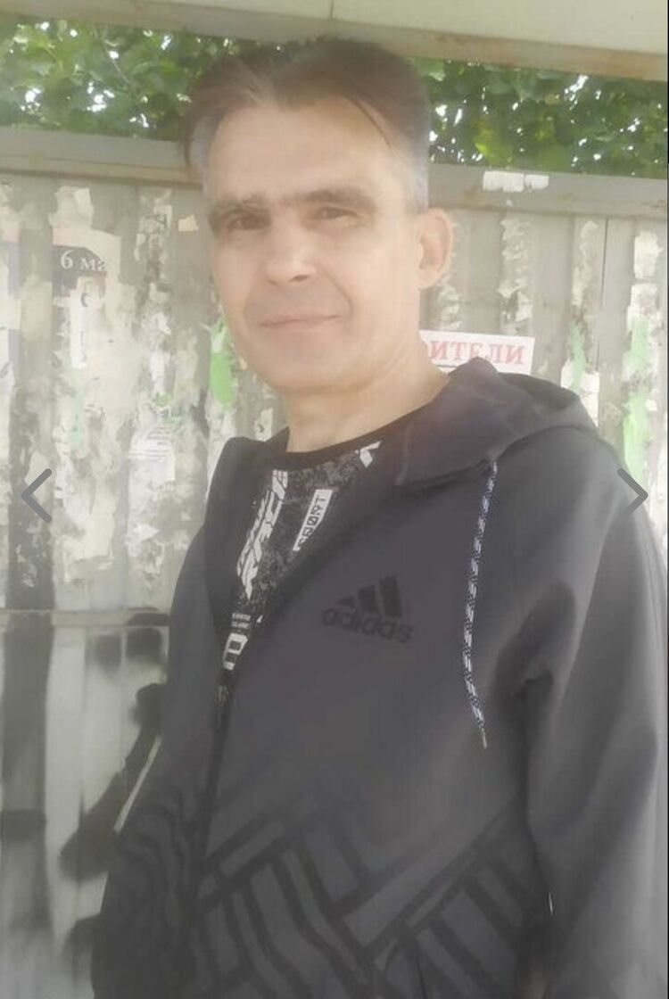  53657579  Pavel, 47 ,    