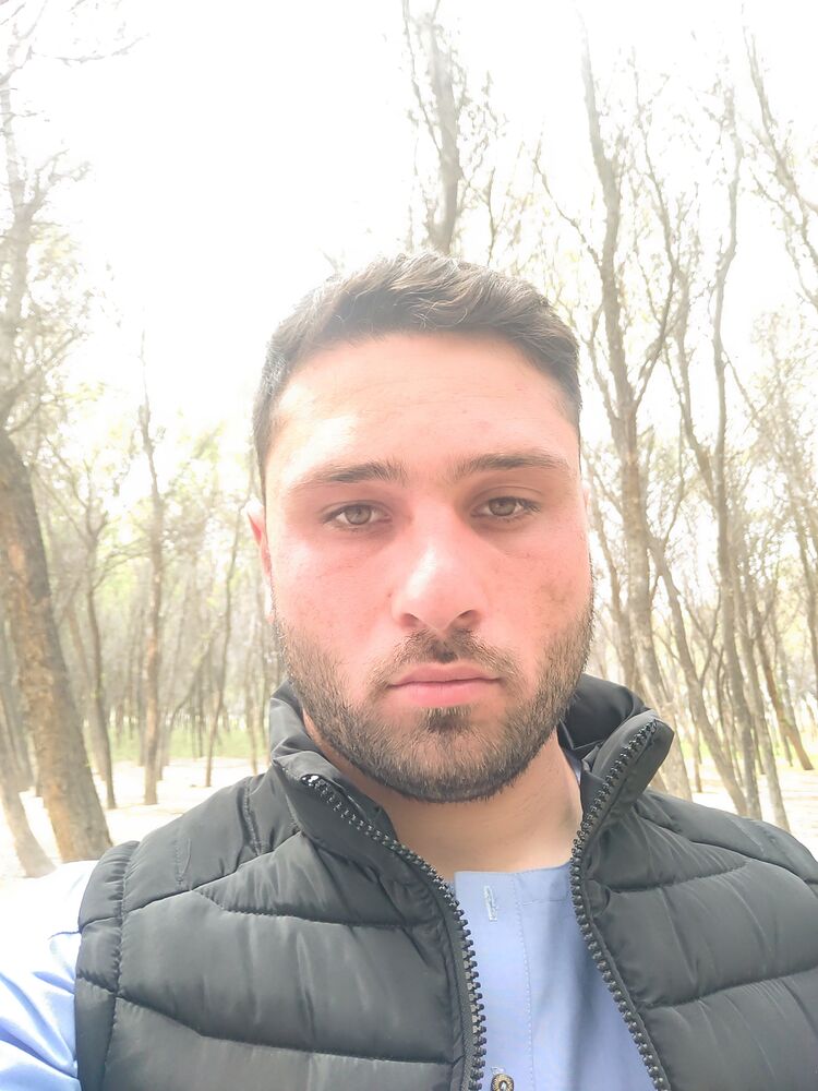  54101679  Karim, 24 ,    