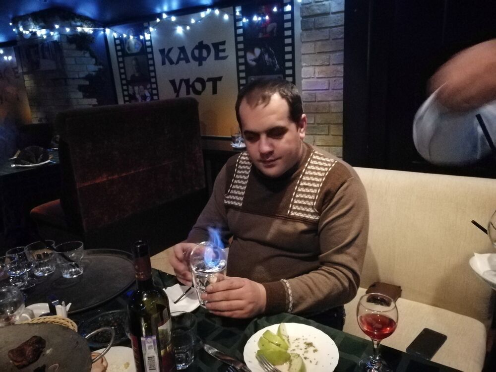  15314619  Roman, 43 ,    