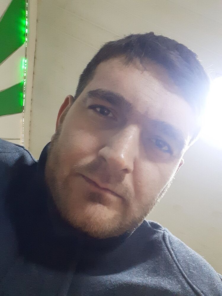  18389869  Mert, 24 ,    