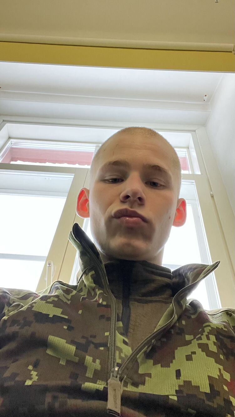  ,   Aleks, 24 ,   