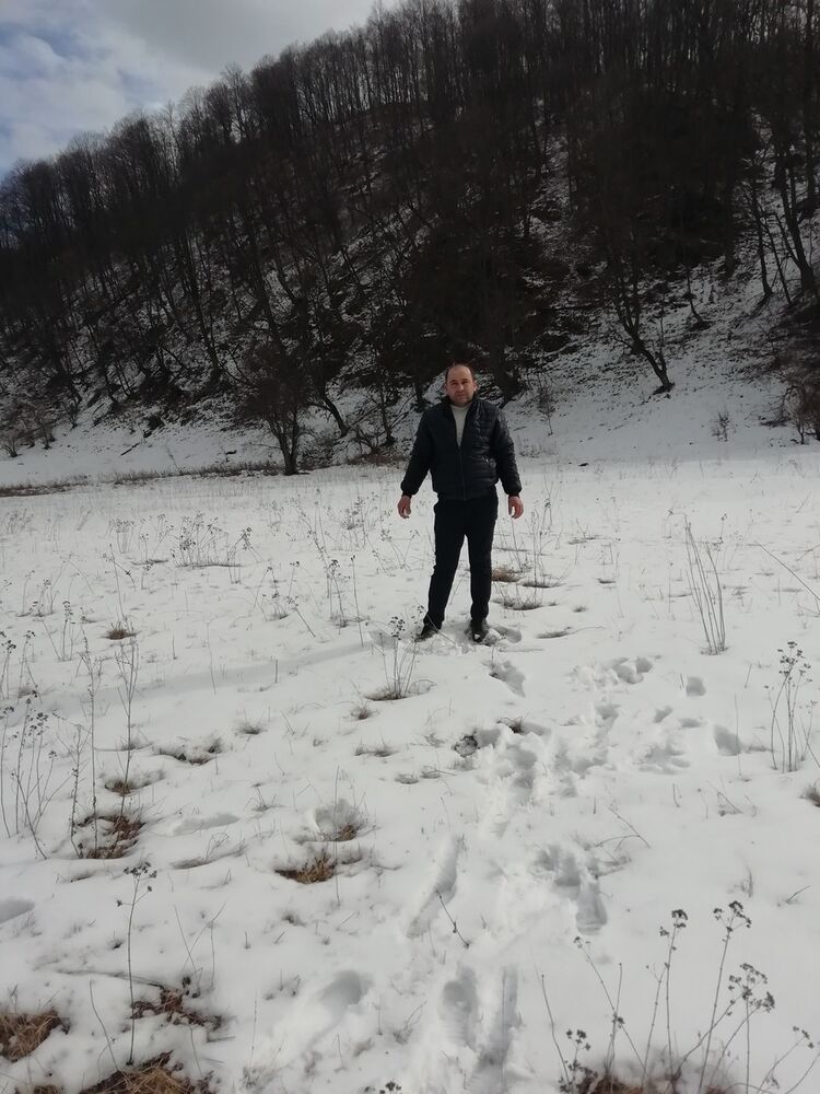  15659389  Vardan, 38 ,    