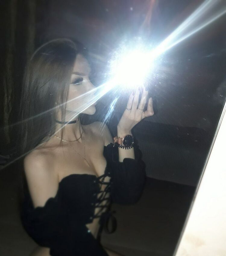  ,   Mila, 24 ,   ,   