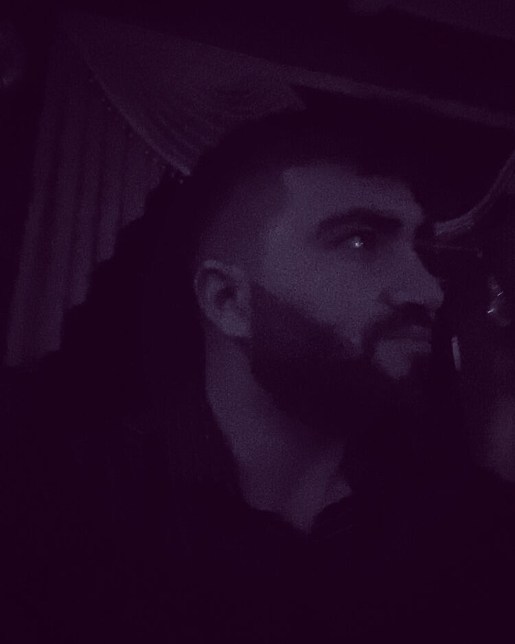  33516589  , 28 ,    