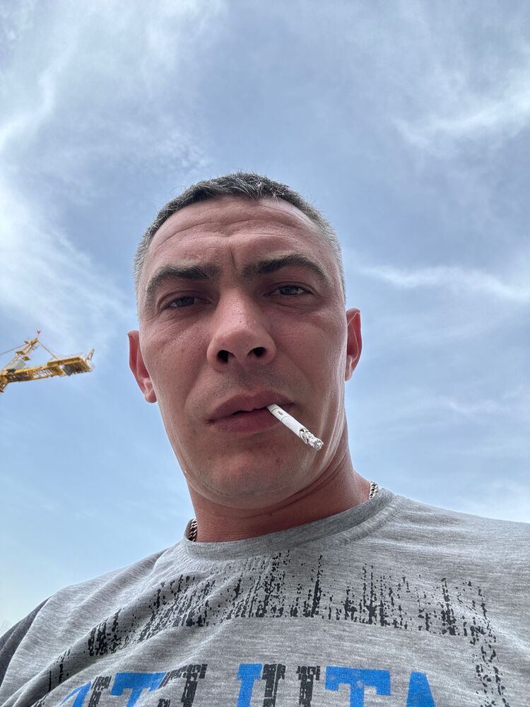  43718689  , 33 ,    