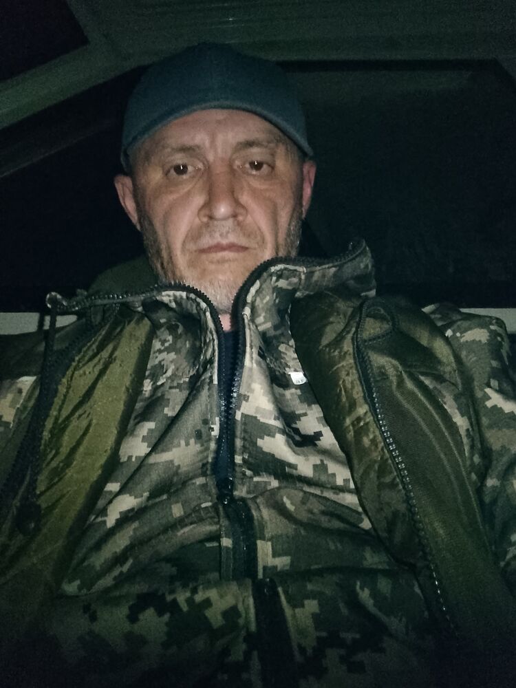  52385619  , 46 ,    