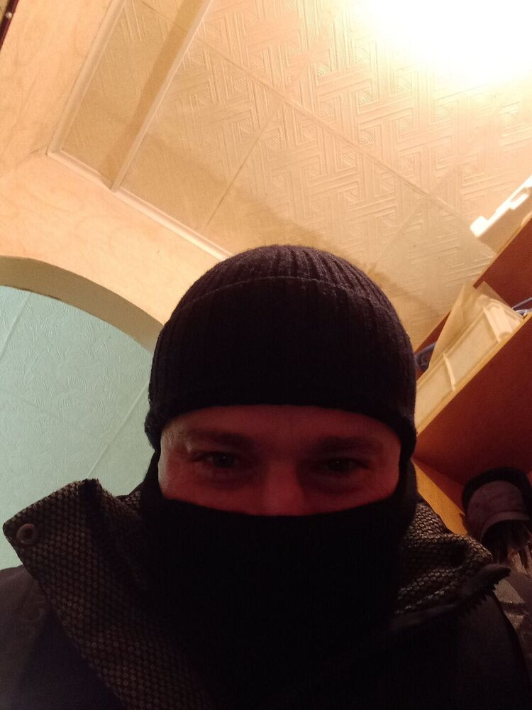  28848339  Artur, 45 ,    