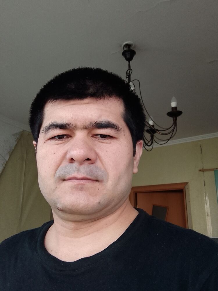  54230649  Iskandar, 35 ,    