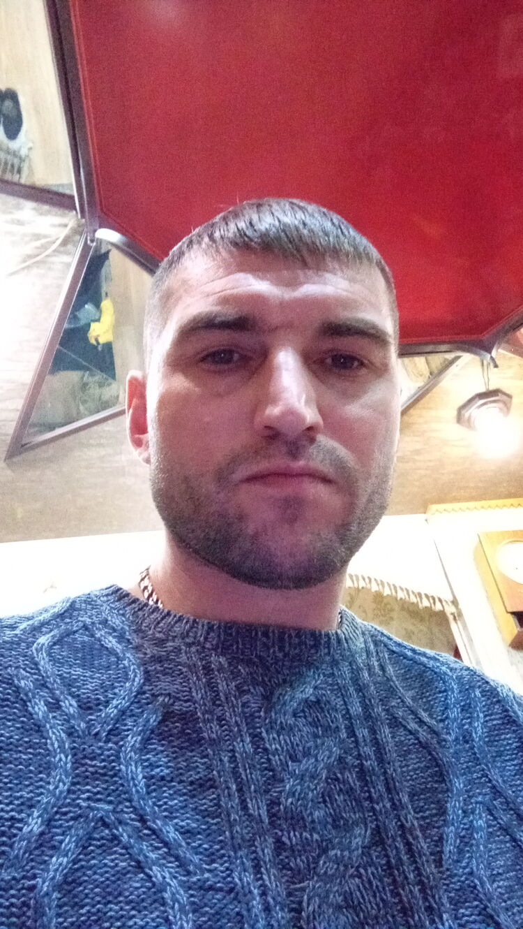  ,   Leonid, 42 ,  