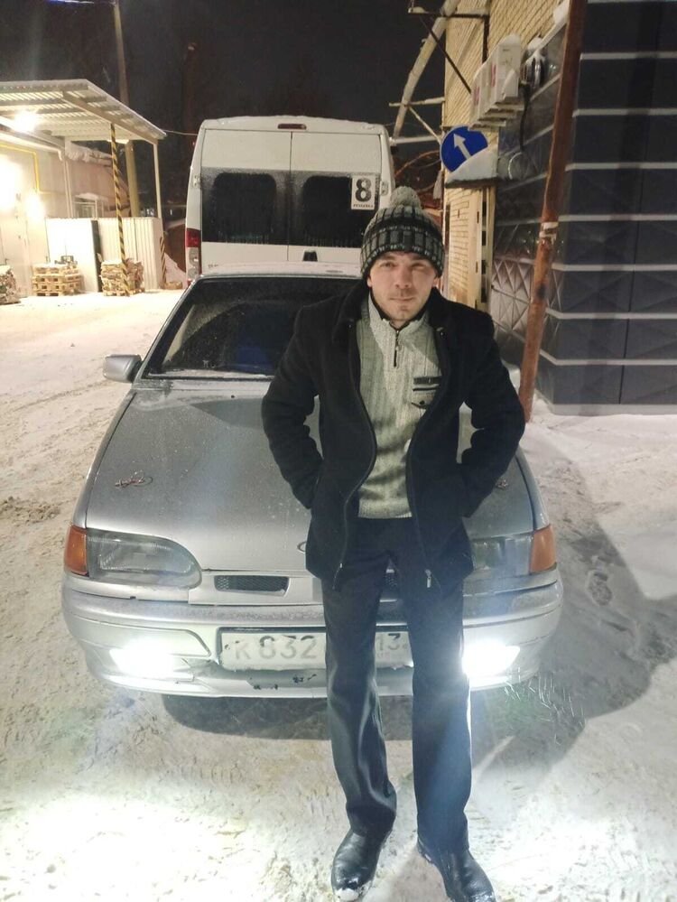  41503669  Vasily, 32 ,    