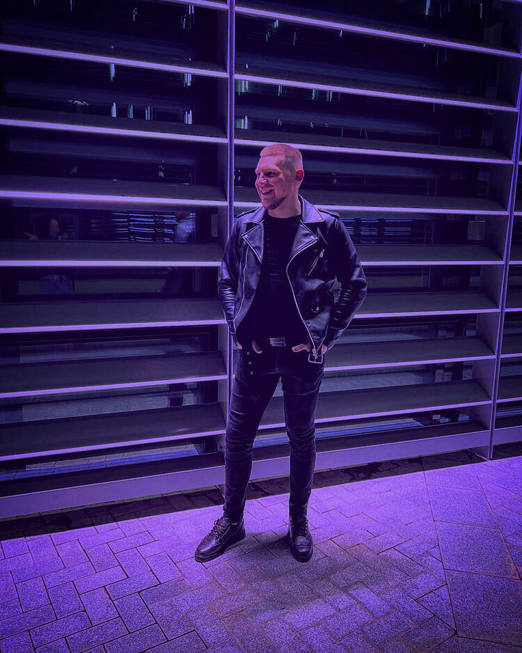  26878989  George, 26 ,    