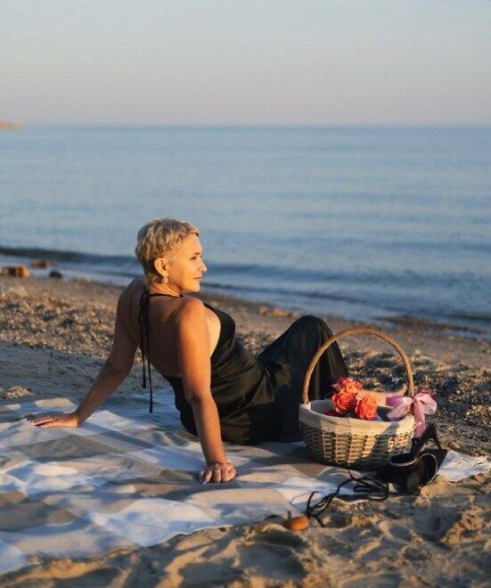  53384499  Marina, 52 ,    