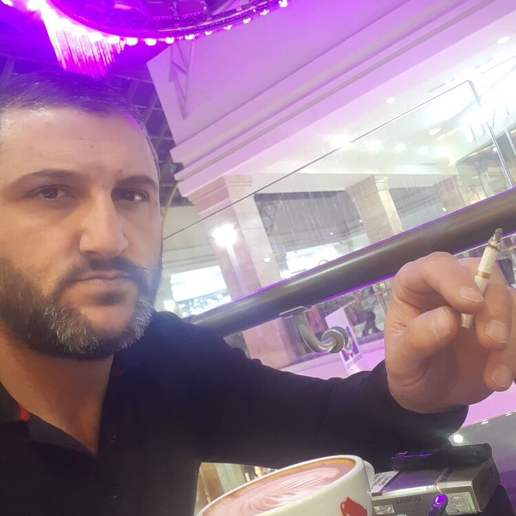  52007599  Karen, 43 ,    