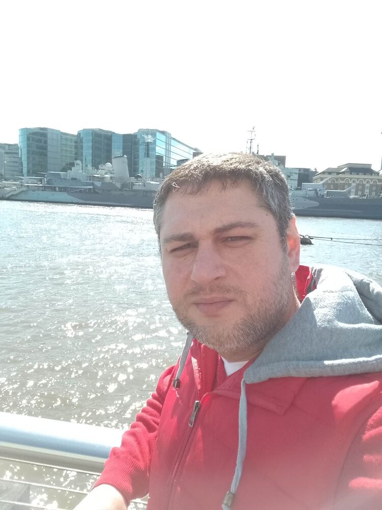  34516309  Irakli, 36 ,    