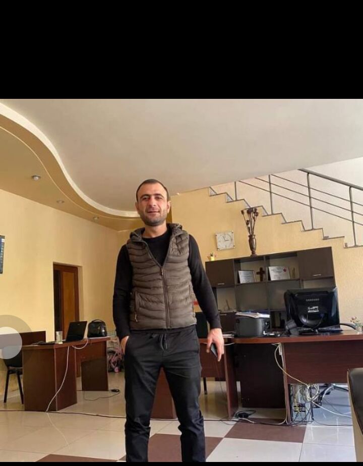  ,   Ruslan, 40 ,   ,   , c 