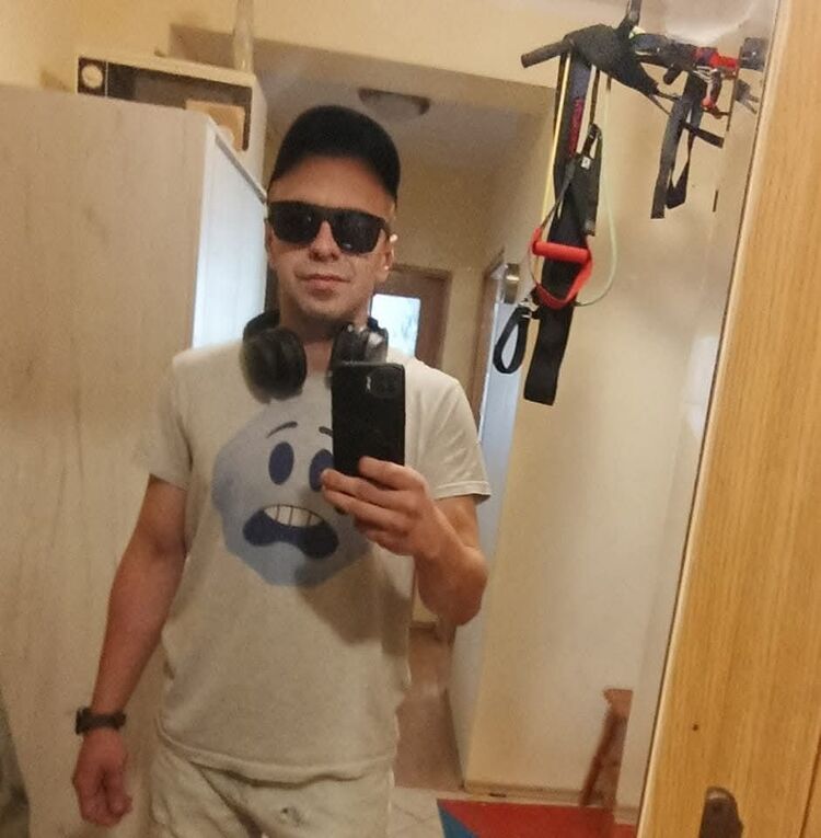  Bielany Wroclawskie,   Dimasihok, 31 ,   ,   