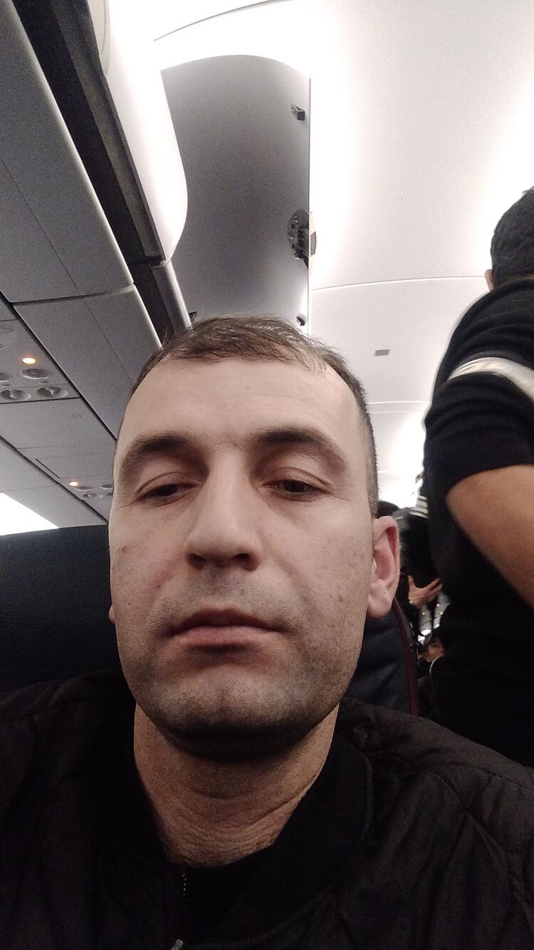  52935239  , 35 ,    