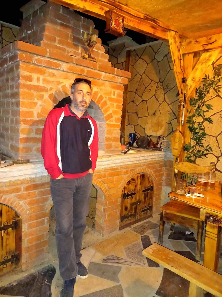  54561729  Vaja, 40 ,    