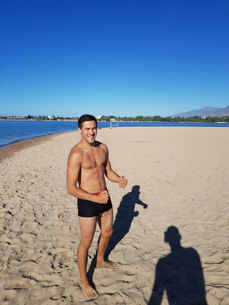  43444229  Aktore, 33 ,    