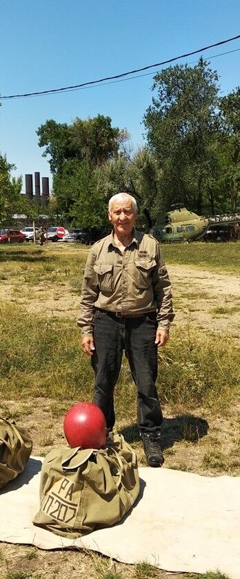  19570559  Nick, 66 ,    