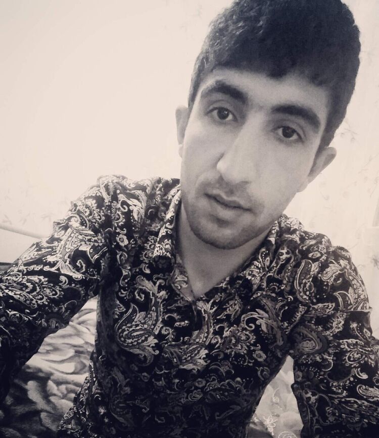  21176679  Hayk, 30 ,    