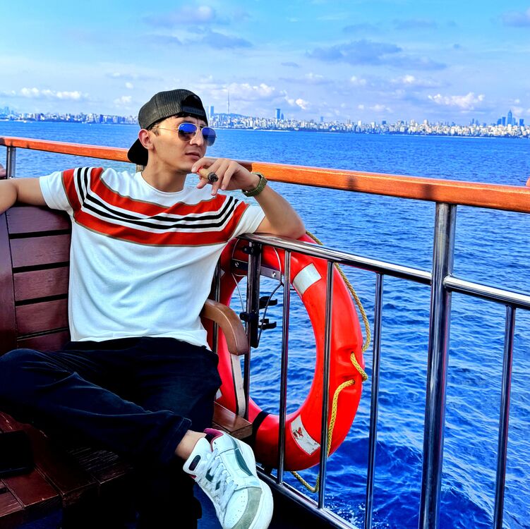  50074649  Molodoy, 32 ,    