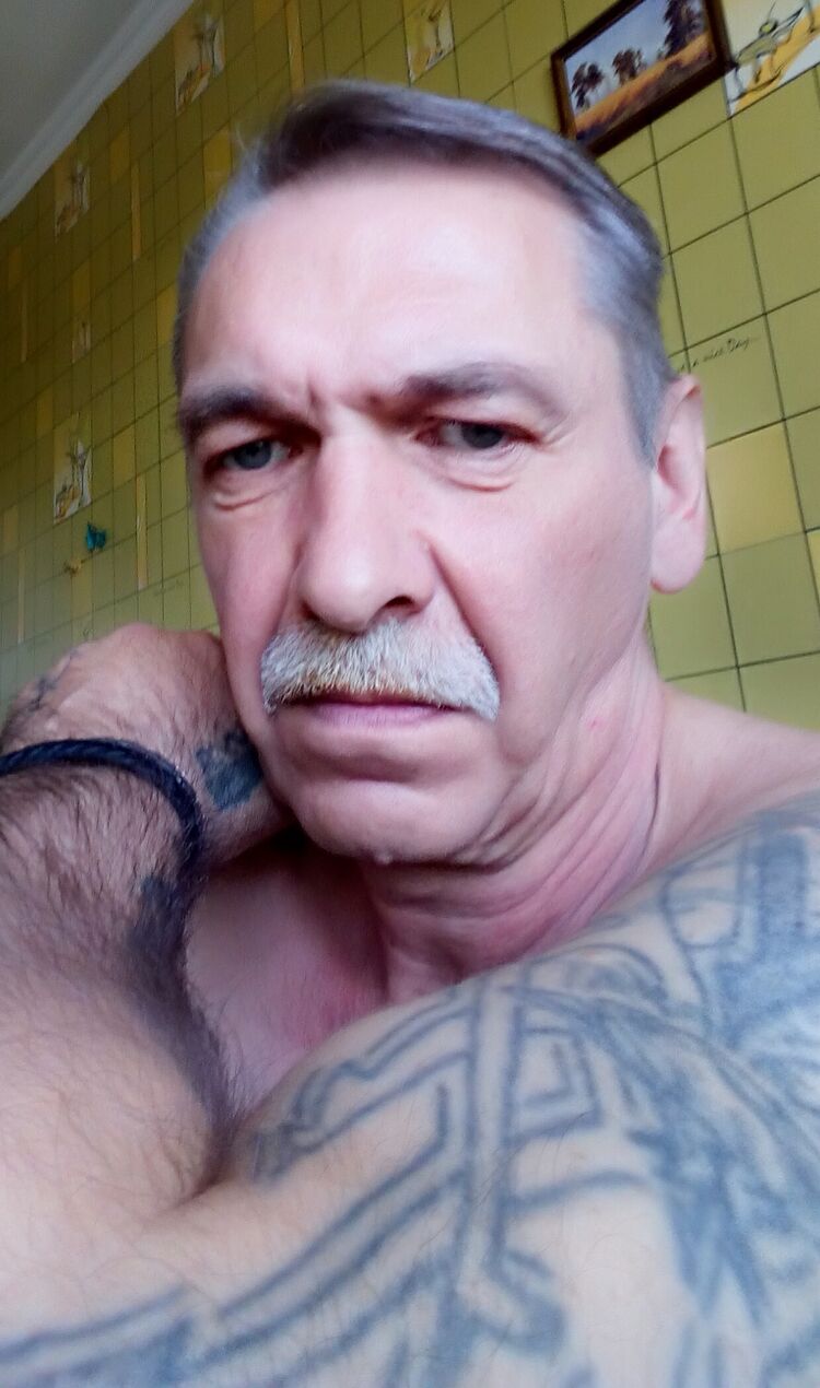  42954689  Valery, 53 ,    