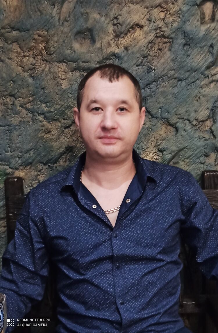  40933389  Aliaksandr, 41 ,    