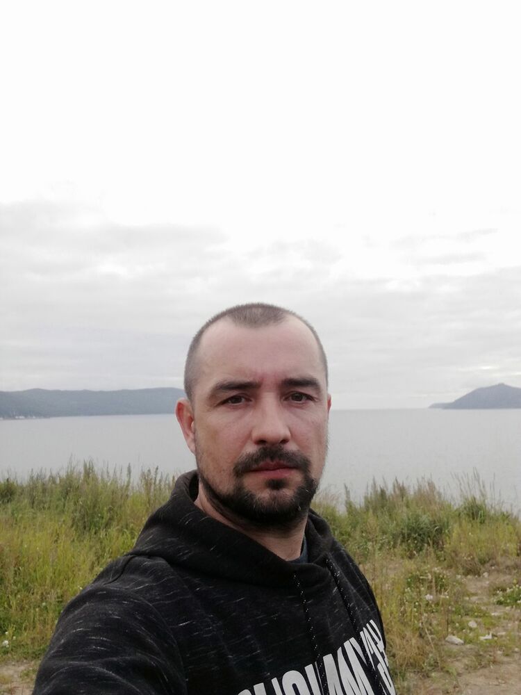  ,   Maxim, 40 ,   ,   , c 