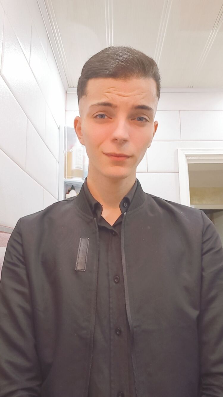  35900229  Paul Anderse, 25 ,    