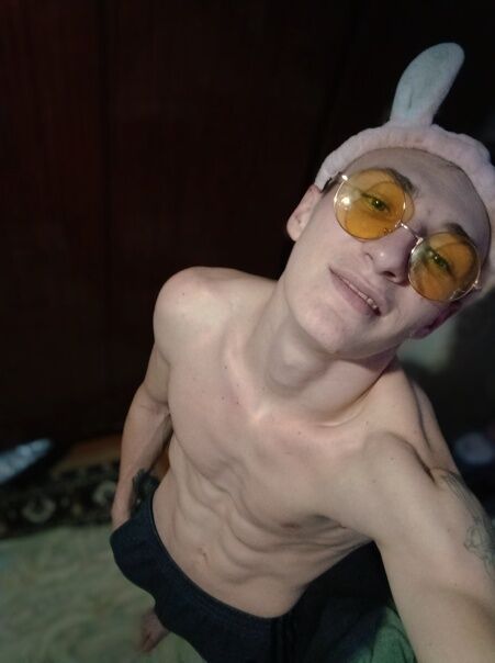  40043169  , 23 ,    