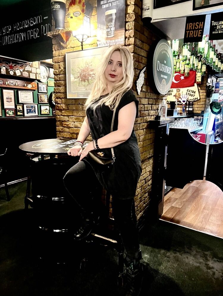  ,   Tatiana, 40 ,   c 