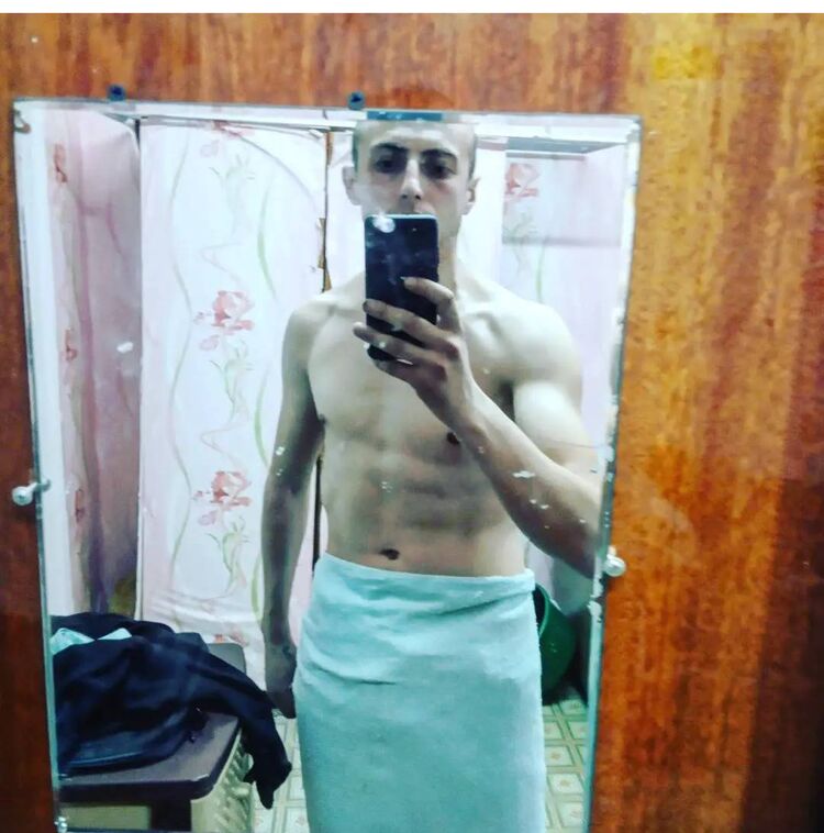  40698669  , 32 ,    