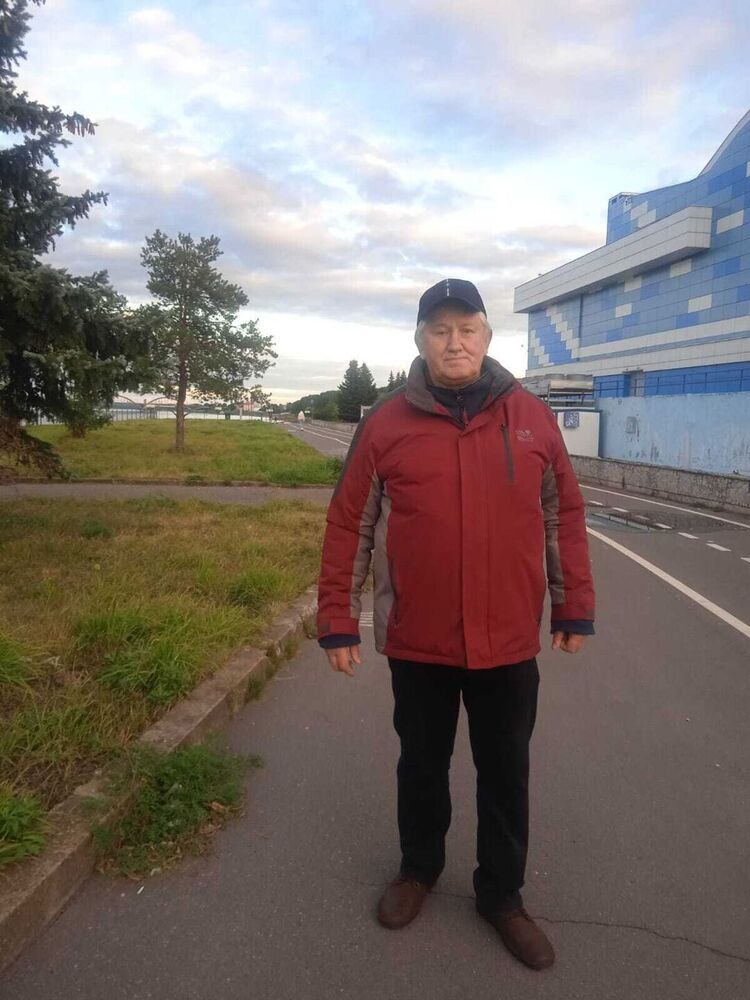  29419139  Sergej, 68 ,    