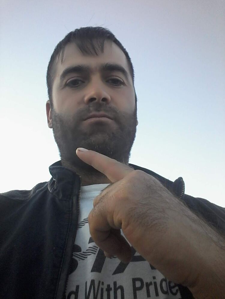  46124099  Akram, 37 ,    