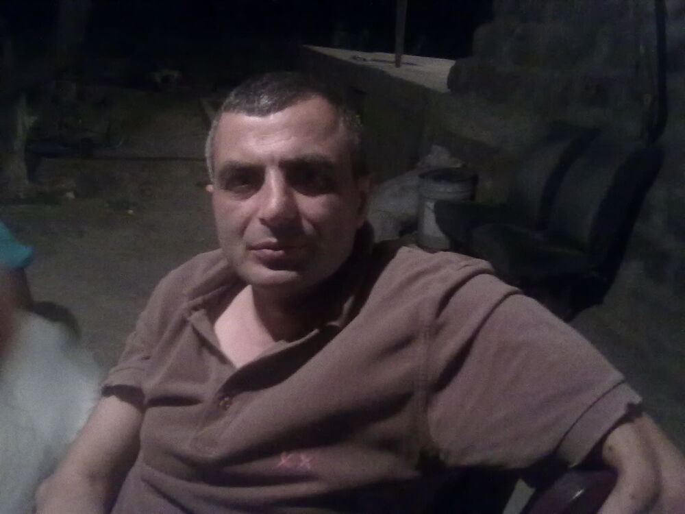  ,   Artur, 54 ,  