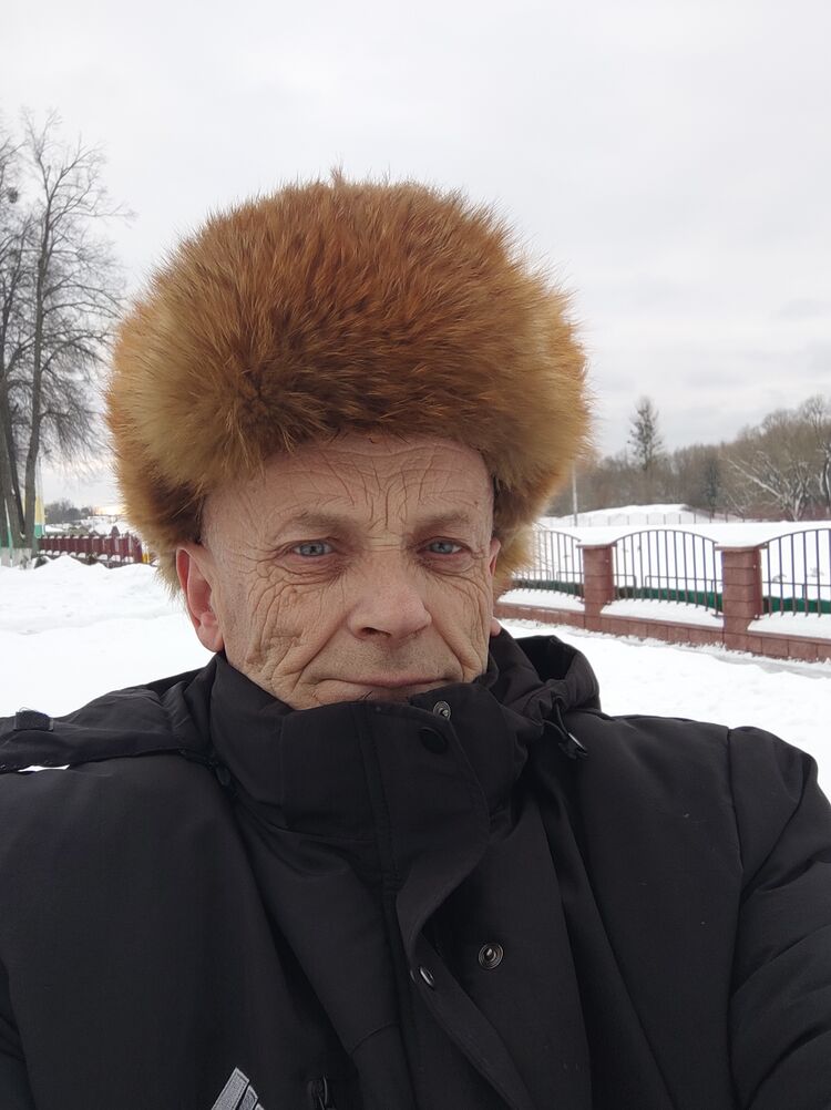  40206319  Alex, 58 ,    