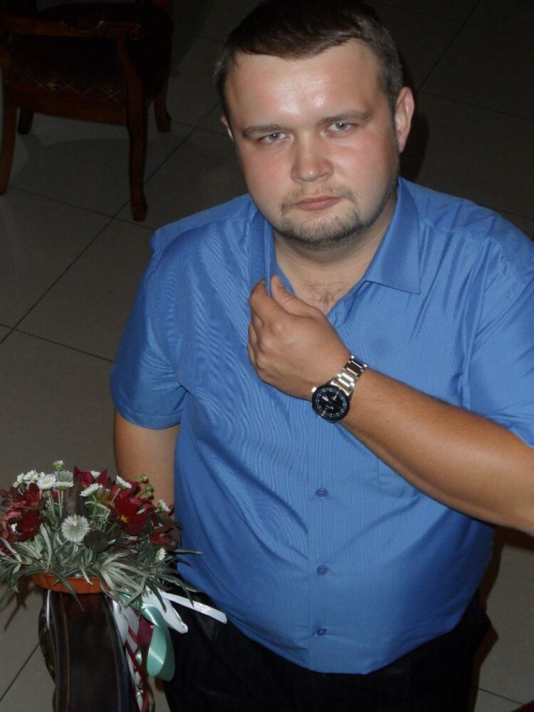  ,   Eduard, 37 ,   
